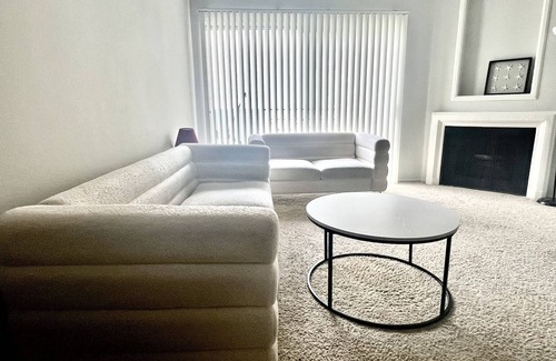 Ladera Heights Apartamento | Cozy ‘santorini themed’ apartment in l.a