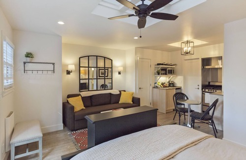 Del Mar Heights Apartamento | Cozy Seashore Studio by Gather Near Torrey Pines Beach Lagoons