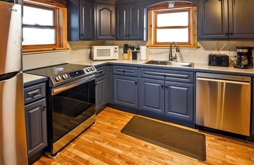 Guysborough County Casa | Cozy Seaside 3 Bedroom Cottage in Cole Harbour Village in Guysborough County