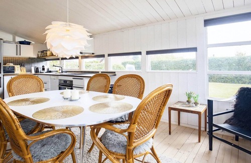 Karrebksminde Casa | Acogida acogedora junto al mar en Eno-By Traum