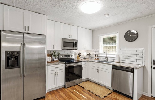 Church Street Casa | Cozy & Secluded, 10 Min to Airport, 20 Min to Downtown, Self Checkin