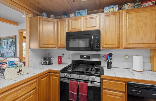 Cripple Creek Cabina | Cozy Secluded Cabin with Views & Hot Tub