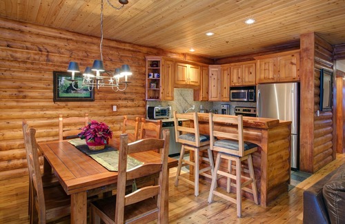 Deer Valley Condominio | Walk to Lifts - 2BR / 3BA, Jacuzzi privado, chimenea, WiFi, HBO / Showtime, piscina