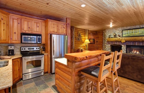 Deer Valley Condominio | Walk to Lifts - 2BR / 3BA, Jacuzzi privado, chimenea, WiFi, HBO / Showtime, piscina