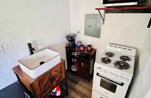 Stillwater Cabaña | Cozy single room cottage with private bathroom and kitchenette. Perfect Getaway