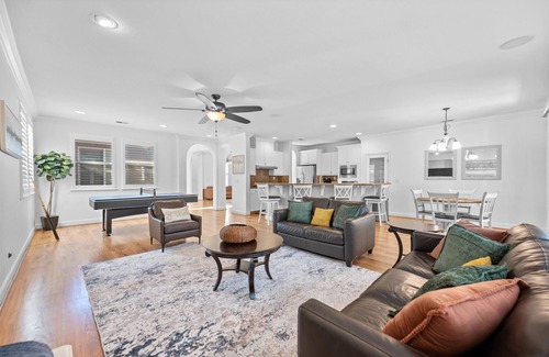 Regency Park Casa | Cozy single story home, 9 mins from Sacramento International airport.