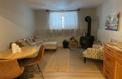 Okanagan-Similkameen Apartamento | Cozy ski retreat on Apex Mountain Road.