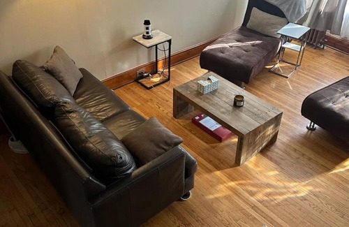 Newbold Casa | Cozy South Philly home