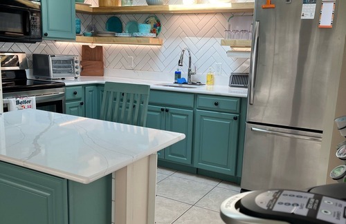 Port Charlotte - Charlotte Harbor Casa | Cozy South West Florida Escape on canal w/ working space & pet friendly.