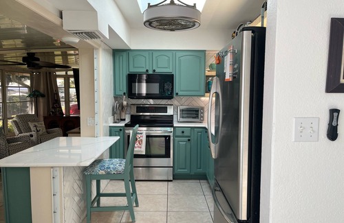 Port Charlotte - Charlotte Harbor Casa | Cozy South West Florida Escape on canal w/ working space & pet friendly.