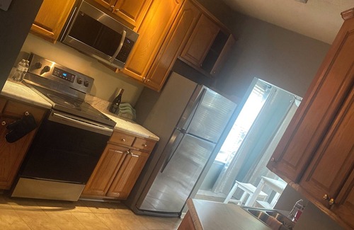 Florence Casa | Cozy Southern Brick Home! Perfect for A Vacation Home away from Home!