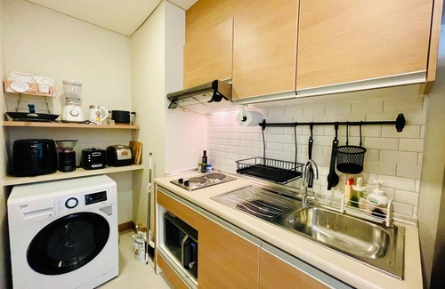 Phra Khanong Nuea Condominio | Cozy 1+1 Bed Family Condo Sukhumvit 200m BTS Phra Khanong, Pool, Gym, Free Wifi