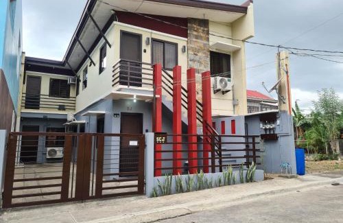Pallocan Apartamento | Cozy Space Near SM with Netflix and Fiber WiFi