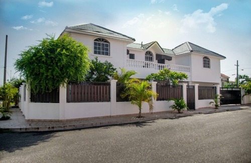 Santo Domingo Casa | Cozy spacious entire Home located in a great area.