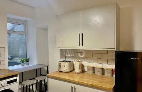 Landore Casa | Cozy & Spacious 3-bedroom home