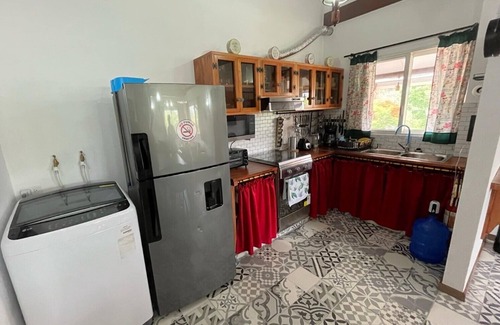 Bahia de la Academia Apartamento | Cozy, spacious and quiet 3 bedroom apartment in preferred location on Beach path
