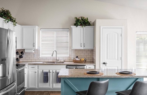 Castlegate Casa | Cozy, Spacious, Charming, Convenient, Family - King - Billiard -
