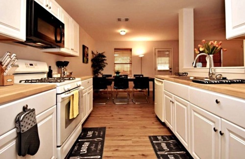 Austin Casa | Cozy Spacious Corporate Housing 4 BR|2.5 Bath|Loft|Office|Near Tesla