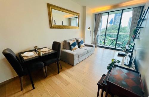 Thonglor Apartamento | Cozy Spacious Garden-View 1BR 700m BTS ThongLo, Sukhumvit49, Samitivej, 500mbps wifi