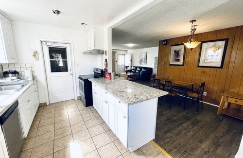 Hayward Casa | Cozy & Spacious Hayward Entire 4BR SFH/Free Parking/WiFi
