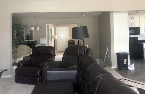 Richfield Casa | Cozy spacious home with fireplace privacy deck next mall America
