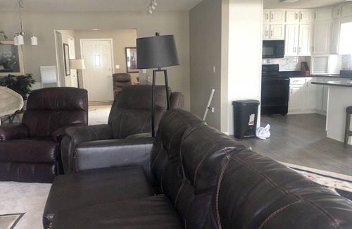 Richfield Casa | Cozy spacious home with fireplace privacy deck next mall America
