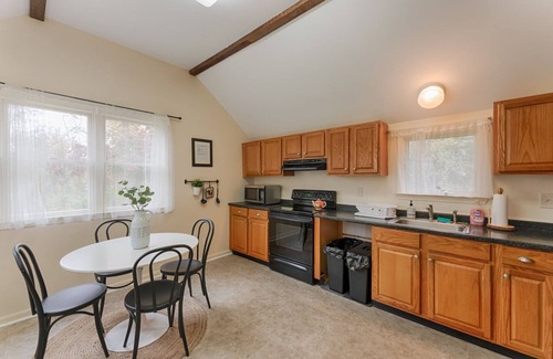 Chadds Ford Cabaña | Cozy Spring House in Gorgeous Chadds Ford!