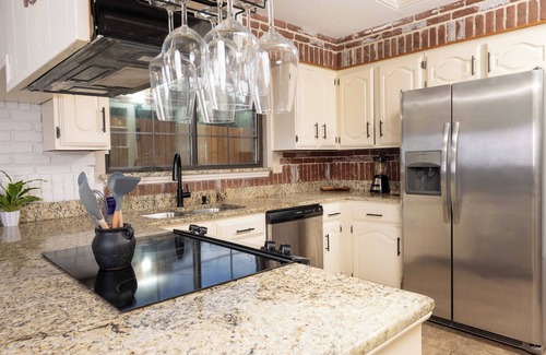 Great Northwest Casa | Cozy Spur - Close to Lackland, Pool, Hot tub & Games