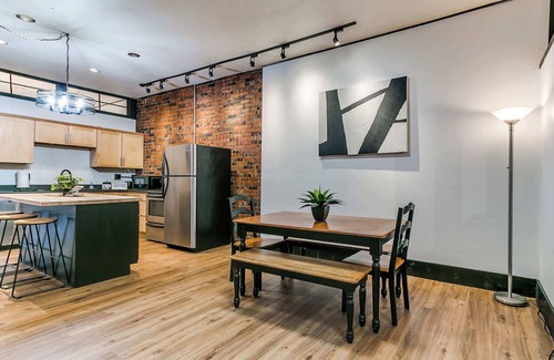Ames Apartamento | Cozy Stay at 229 Main St – Perfect Ames Location