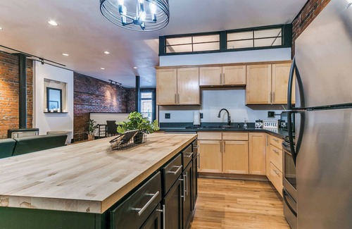 Ames Apartamento | Cozy Stay at 229 Main St – Perfect Ames Location