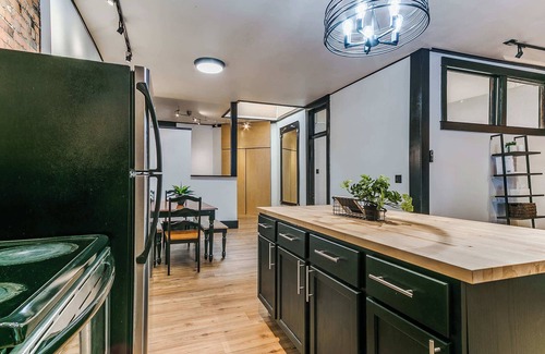 Ames Apartamento | Cozy Stay at 229 Main St – Perfect Ames Location