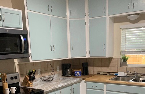 Elkhart Casa | Cozy stay at newly remodeled Oasis at Point Rock. Pet friendly!