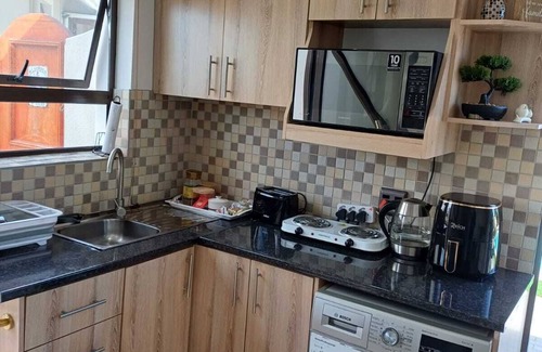 Bloubergstrand Apartamento | Cozy Stay Near Beach Free WiFi & Essentials Included