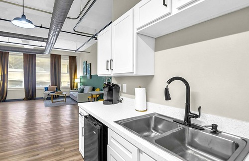 Mission Apartamento | Cozy Stay Power Light Area Pool w Free Parking