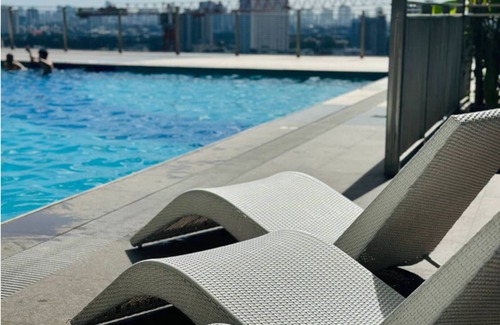 South Triangle Condominio | Cozy Staycation With Netflix, Pool, Ps4, Board Games