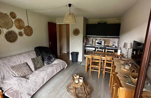 Correncon-en-Vercors Apartamento | Acogedor estudio al pie de pistas, balcón soleado, y comodidades inclusas
