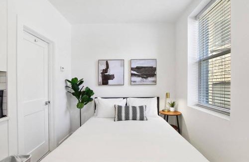Buena Park Apartamento | Cozy Studio Apt with In-Unit Laundry and Wi-Fi! - Montrose 111