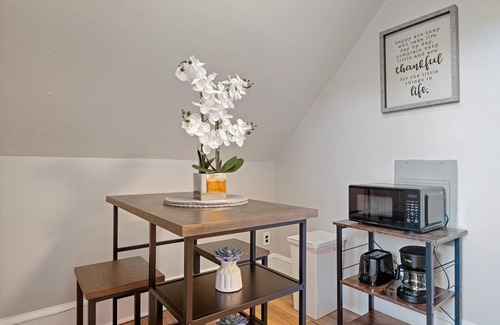 Gayborhood Apartamento | Cozy Studio by Upenn & Drexel