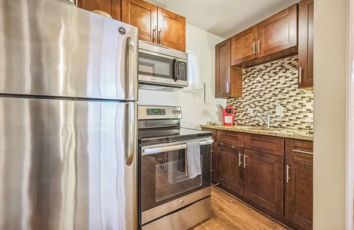 Melrose Apartamento | Cozy Studio for 2, Highly Walkable + Close to DT!