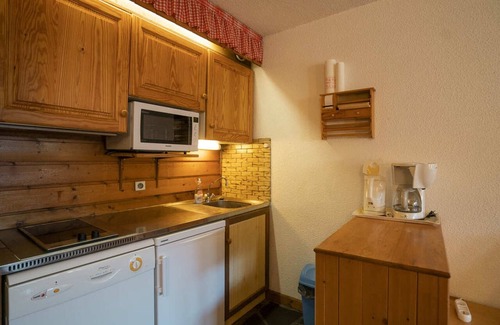 Pays d'Evian Vallee d'Abondance Apartamento | Estudio para 4 personas con balcón, WIFI, y parking cubierto en Petit-Châtel, cerca de remontes
