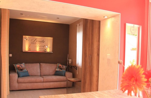 Carnoux-en-Provence Villa | Acogedor estudio, nuevo para 2 personas con terraza privada.