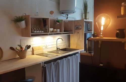 Montpellier-Centre Apartamento | Acogedor estudio completamente renovado y equipado, muy calado, en el centro histórico