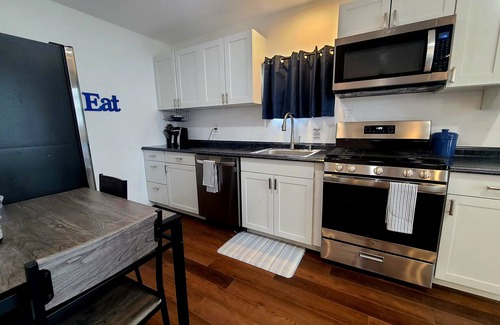 Sugar House Apartamento | Cozy Studio in beautiful SugarHouse, King Bed, WiFi, AC