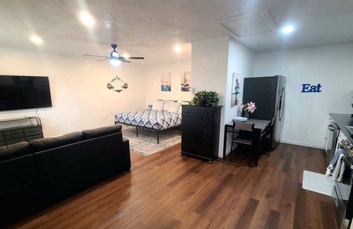 Sugar House Apartamento | Cozy Studio in beautiful SugarHouse, King Bed, WiFi, AC