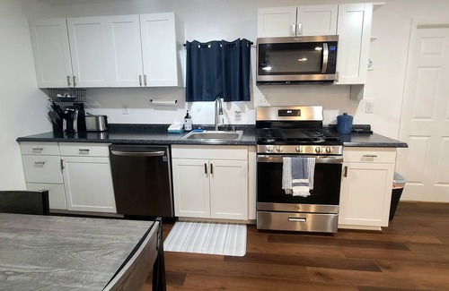 Sugar House Apartamento | Cozy Studio in beautiful SugarHouse, King Bed, WiFi, AC