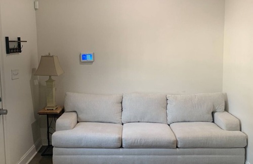 Baker Apartamento | Cozy studio in Baker La with WiFi, AC the perfect home away from home.