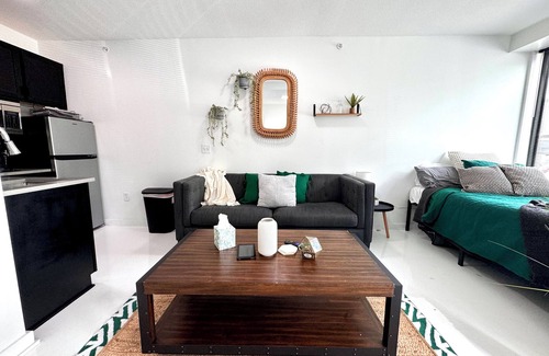 Midtown - Westport Apartamento | Cozy studio in charming Kansas City with AC, WiFi