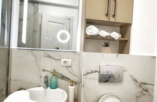 Baia Mare Apartamento | Cozy studio in charming Baia Mare with WiFi, AC and free parking