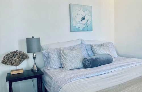 Downtown San Diego Apartamento | Cozy Studio in Excellent Location with Kitty Cat!