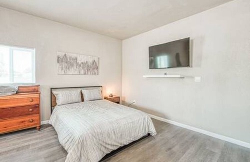Raisin Casa | 4689 E Cambridge Studio Unit · Stylish Studio 89 Brand New from the floor up